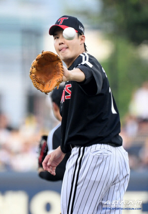 '국내 ERA 1위' 왜 150㎞ 못 던져도 리그 씹어먹을까…