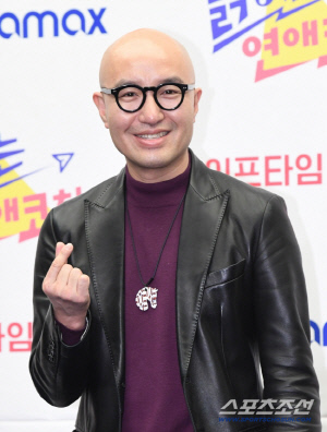 홍석천, 커밍아웃 25년 만에 여성과..“진짜 안 하려했는데”