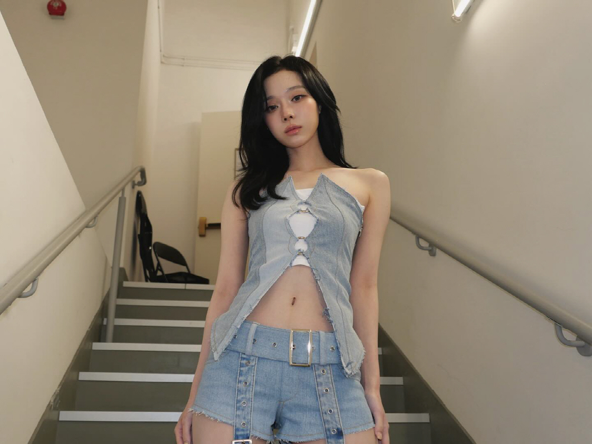 에스파 윈터, 청순美에 가녀린 쇄골라인…뚜렷한 복근까지 '완벽 미모'