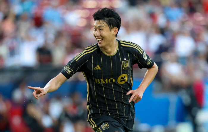 "손흥민의 마법같은 프리킥, 루브르 박물관에 전시하자" MLS 1호 찰칵에 동료DF 대찬사…손흥민은 '불만족'