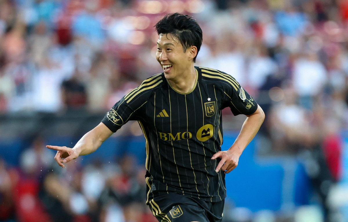 "손흥민의 마법같은 프리킥, 루브르 박물관에 전시하자" MLS 1호 찰칵…