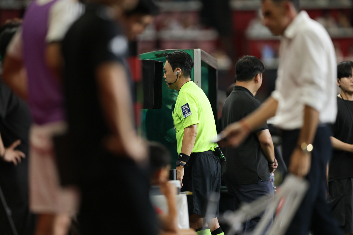 [포항 리뷰]'26G 무패' 전북이 무너졌다…포항, '용광로 축구' 앞세…