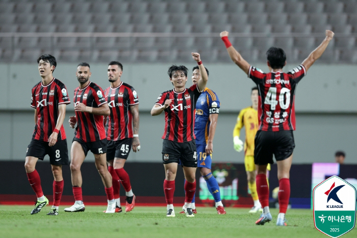 [현장리뷰]"2만737명의 함성" 최준→조영욱→황도윤 '날아올랐다' FC…