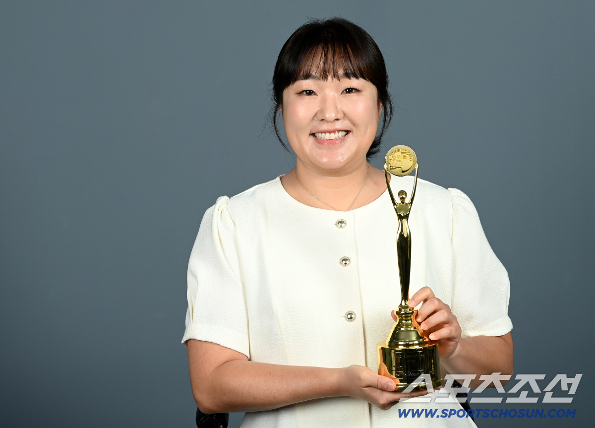 [단독] '여자예능인상' 이수지 "몰표 부담이지만…제 정체성은 코미디언,…