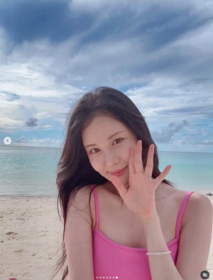 [SCin스타] 소녀시대 서현, 해변서 드러낸 잘록한 허리…러블리 섹시美