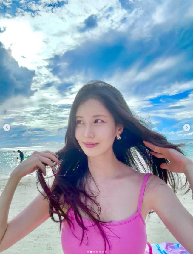 [SCin스타] 소녀시대 서현, 해변서 드러낸 잘록한 허리…러블리+섹시美