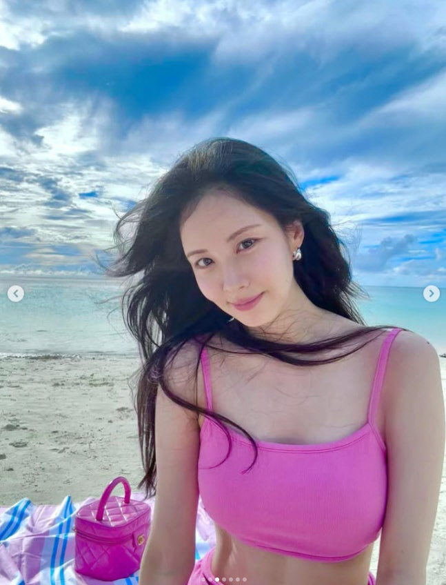 [SCin스타] 소녀시대 서현, 해변서 드러낸 잘록한 허리…러블리+섹시美