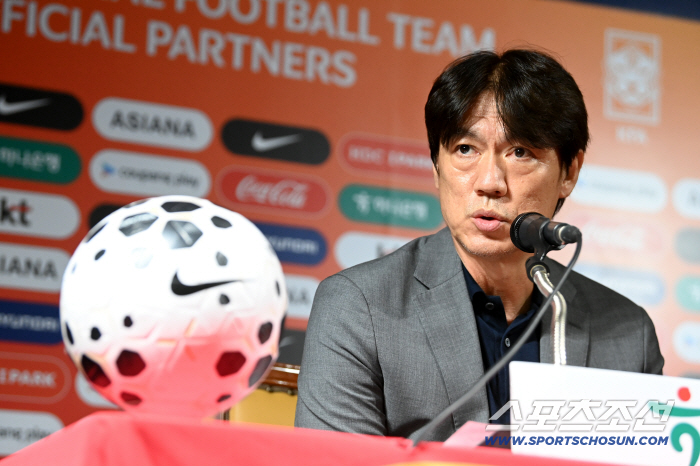 [현장에서]홍명보 감독 '이례적' 오후 2시 기자회견…KFA "해외파 선수, 마지막까지 점검"