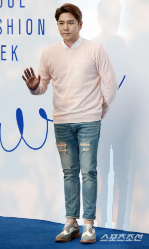 강인, '슈주 20주년 콘서트' 관객석서 포착…'中 멤버' 조미와 응원