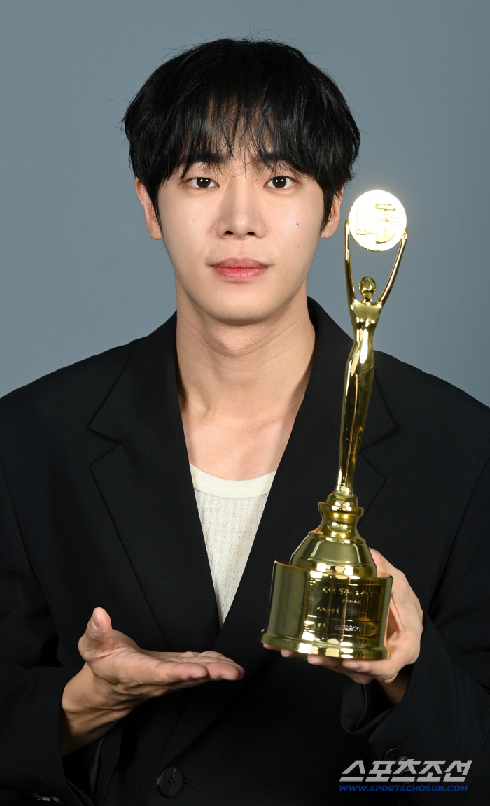 [단독] '신인남우상' 추영우 "'중증' 작품상에 아침까지 회식..새벽 감성에 '아 행복했다!'"(제4회 청룡시리즈어워즈 인터뷰)