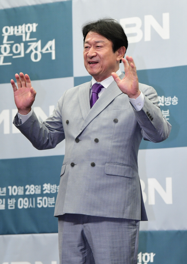 64세 김응수, 숨겨놓은 셋째 딸 있었다…둘째가 이제 美 명문대 졸업했는…
