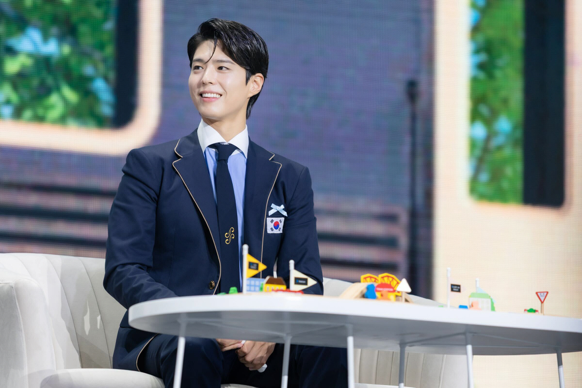 박보검, 아이돌급 투어 규모…마닐라·방콕 단독 팬미팅, 1만명 만났다