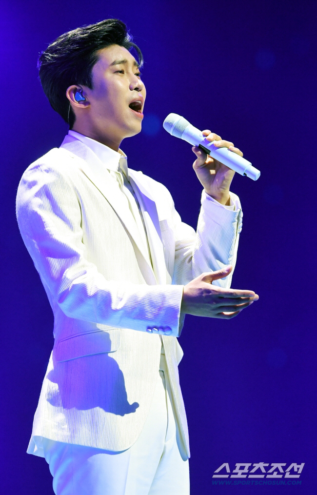 임영웅, 섬살이에 펑펑 눈물→‘나는야 HERO’ 첫 공개까지…‘섬총각 영…