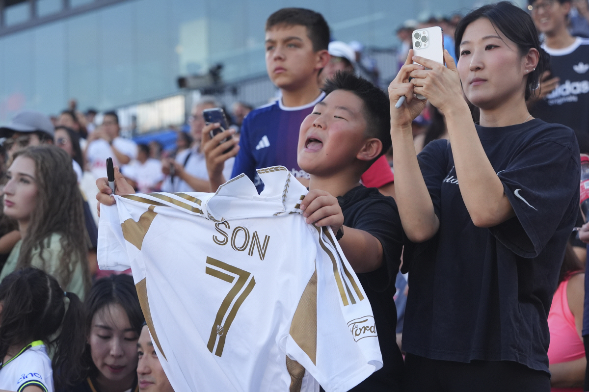 SNS 5배-기사 3배 '폭증'…LA FC가 직접 밝힌 '손흥민 효과',…
