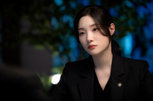 [SC줌人] ‘에스콰이어’ 정채연, 묵직한 존재감 제대로 발휘했다