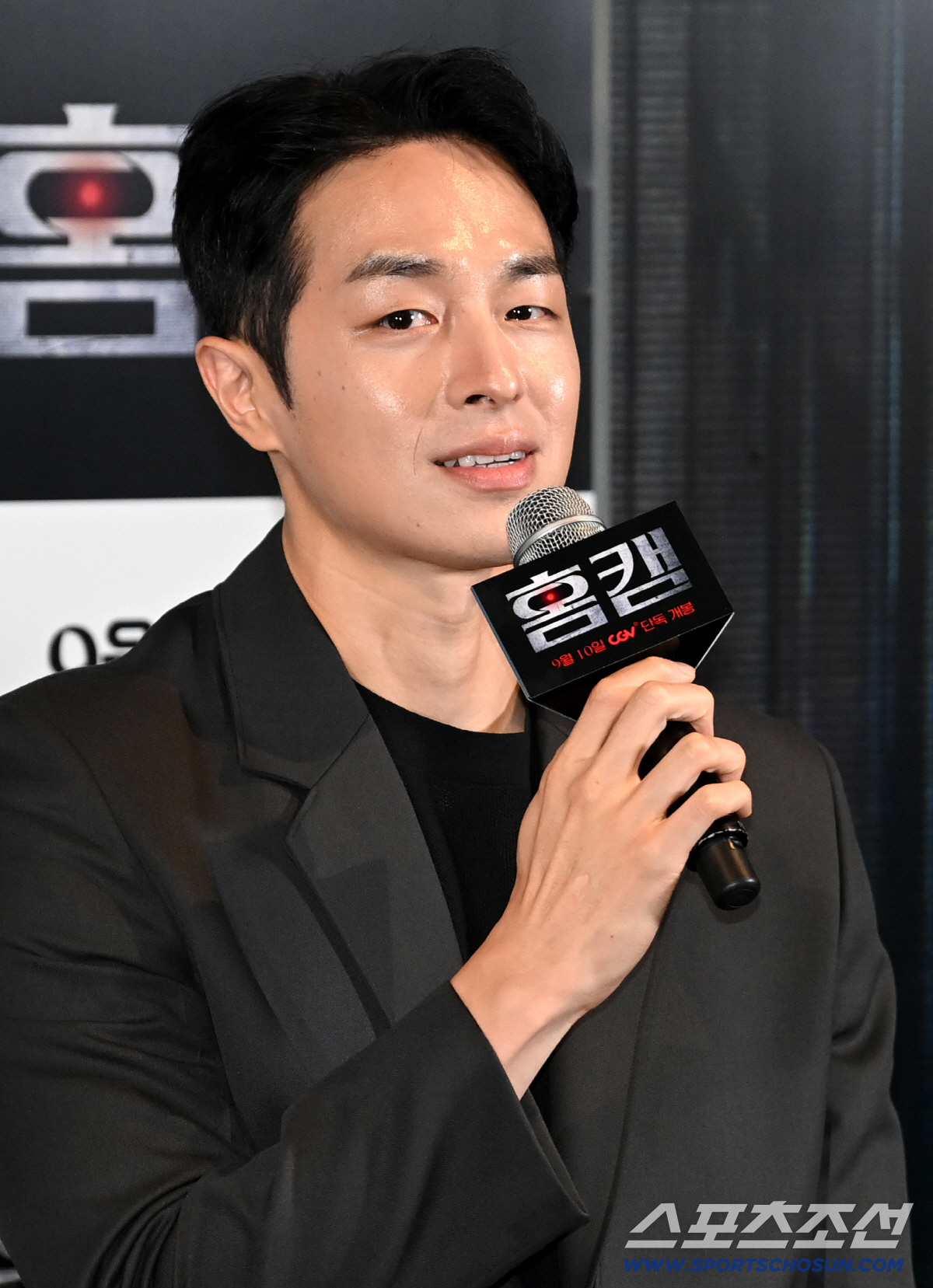 '홈캠' 권혁 "굿 장면 촬영 중 실제로 귀신 들려..머리부터 발끝까지 …