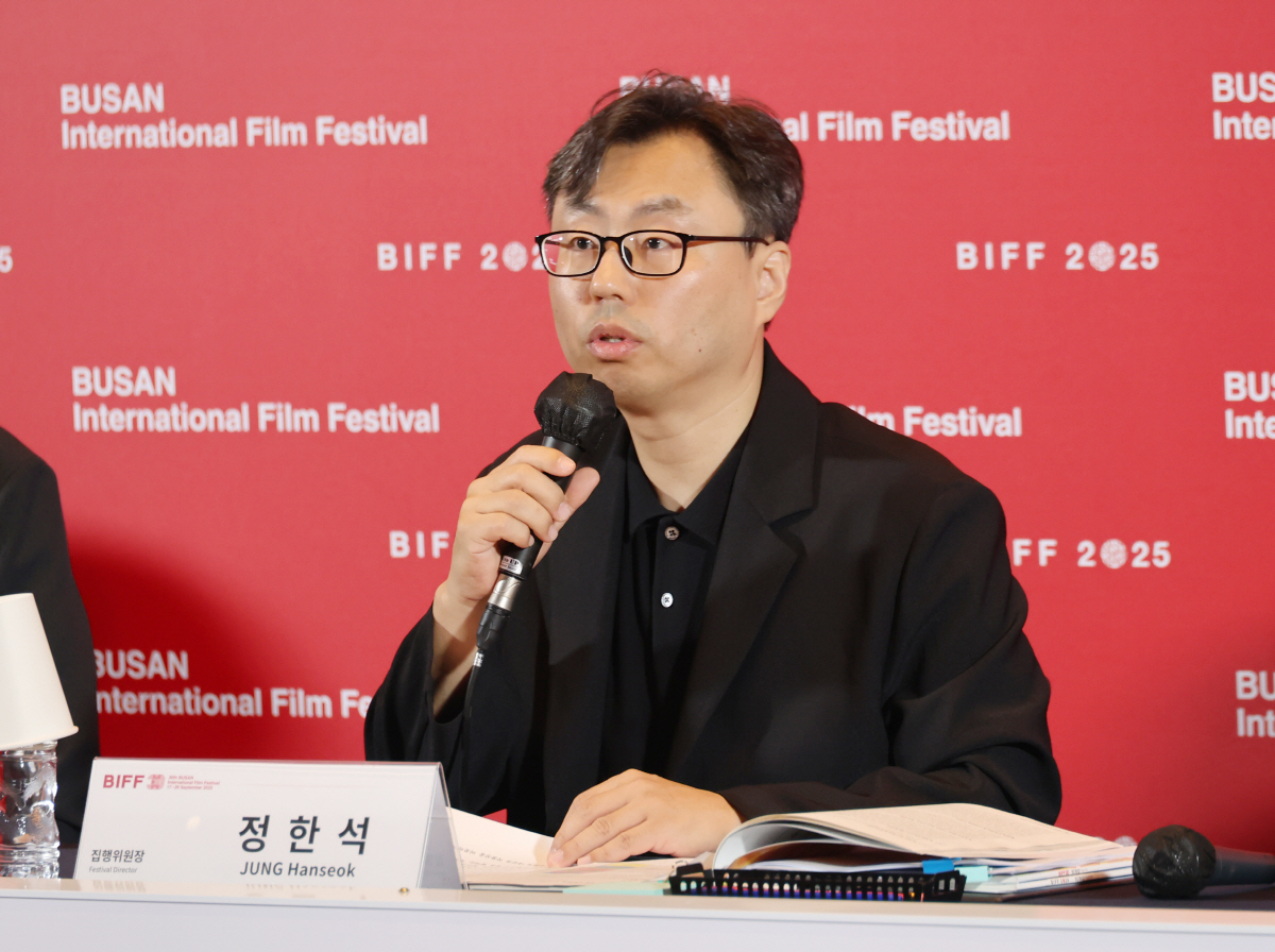 '30th BIFF' 정한석 집행위원장 "박찬욱 감독→봉준호 감독, 어려…