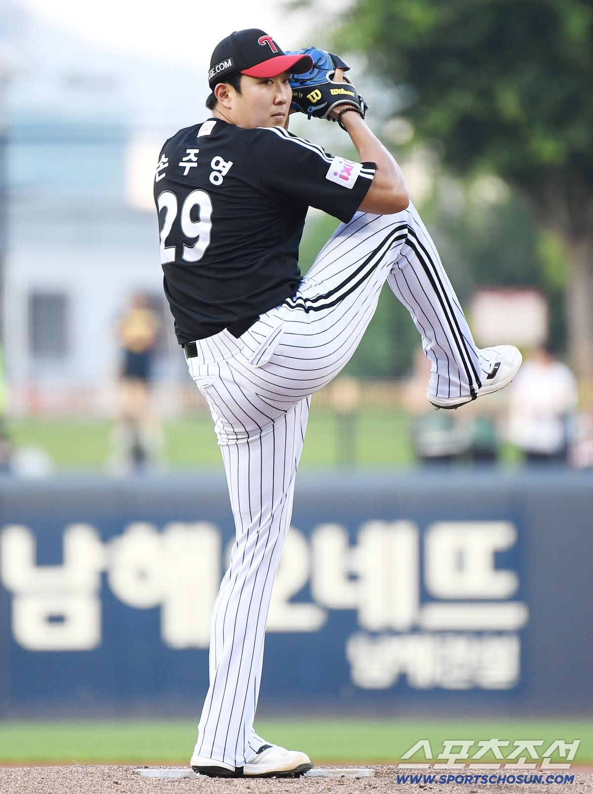 '아뿔싸! 불펜 믿었는데...' 손주영 5이닝 비자책 4실점. 7-4 리…