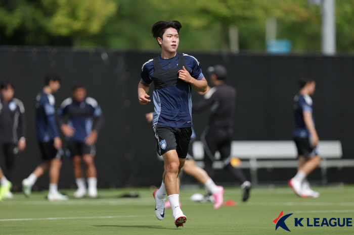 [공식발표]월드컵 앞둔 U-20 축구대표팀, '무릎 부상' 백가온 이탈→…