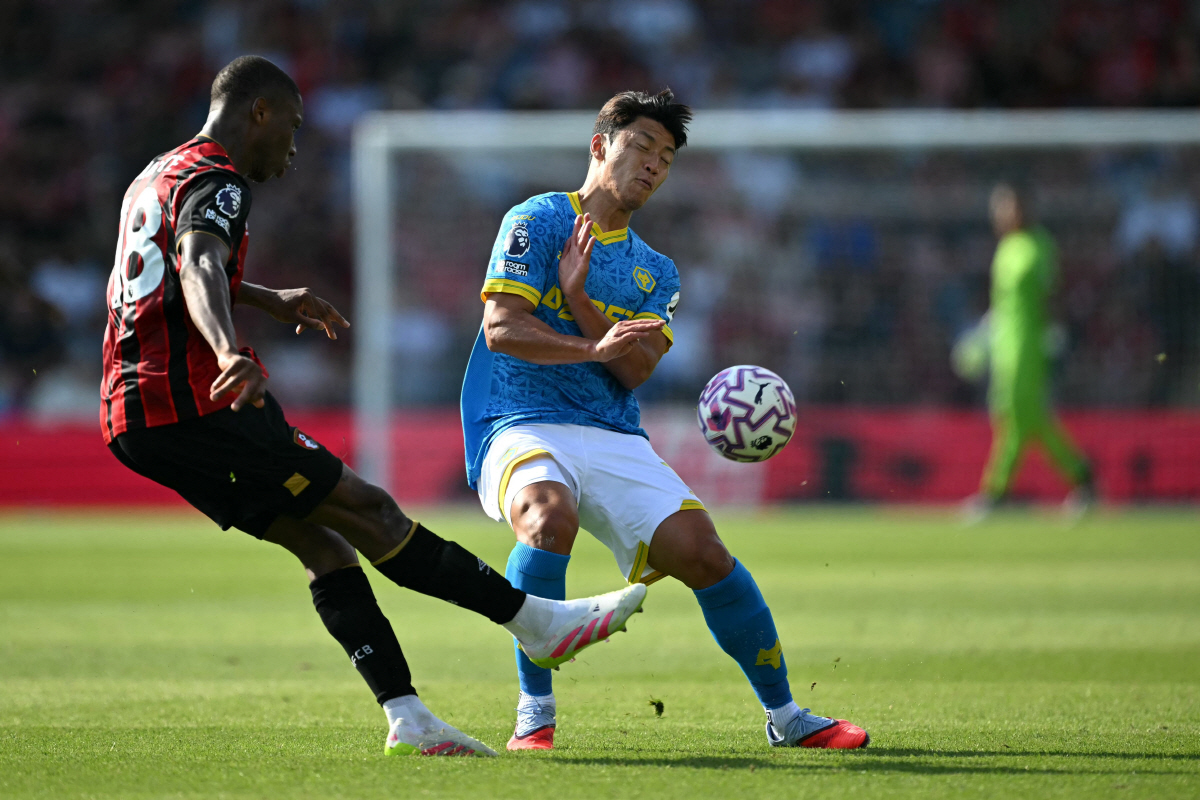'HERE WE GO' 확인! '코리안가이' 황희찬 초비상, EPL 주전…