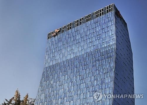 [AI픽] SK텔레콤 "최대 수조 파라미터 초거대 모델 구축한다"