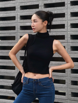 김윤지, '꾸안꾸' 패션도 못가리는 다부진 몸매…터질듯한 애플힙 '깜짝'