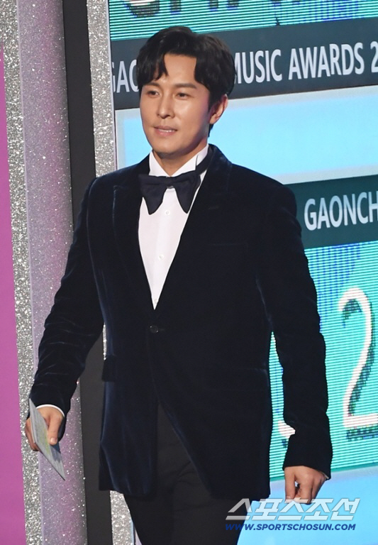 '46세 노총각' 김동완, '썸 장사' 저격 당했다 "꽃님이·신랑수업까지…