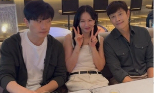 [SCin스타] ‘발예진’ 계정 돌연 삭제된 손예진, 베니스行 앞두고 해명 “저도 이유 몰라”