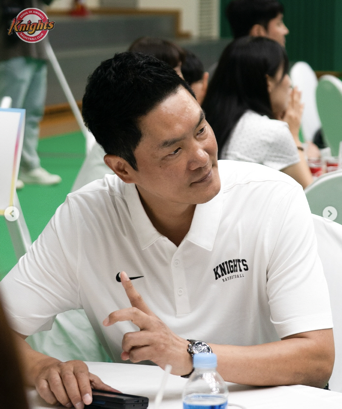 "항상 감사하다" 팬들과 특별한 시간 보낸 전희철 서울 SK 감독 "어려…