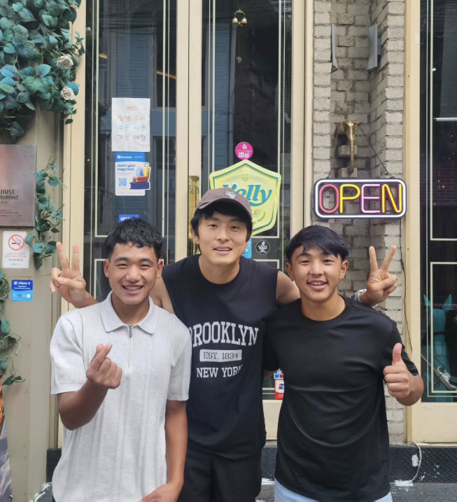 ‘의리남’ 기안84, ‘태계일주’ 셰르파 소년들과 한국서 재회…뜨거운 포…