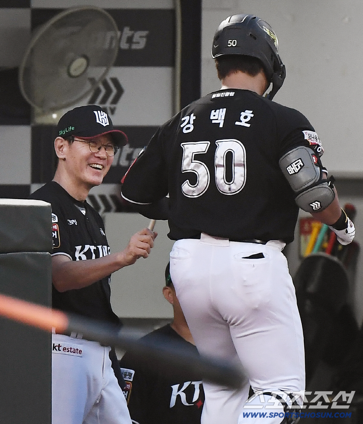 '4일 휴식' 박세웅 흔들 → 107억 롯데킬러 부활! 원조괴물은 또 홈…