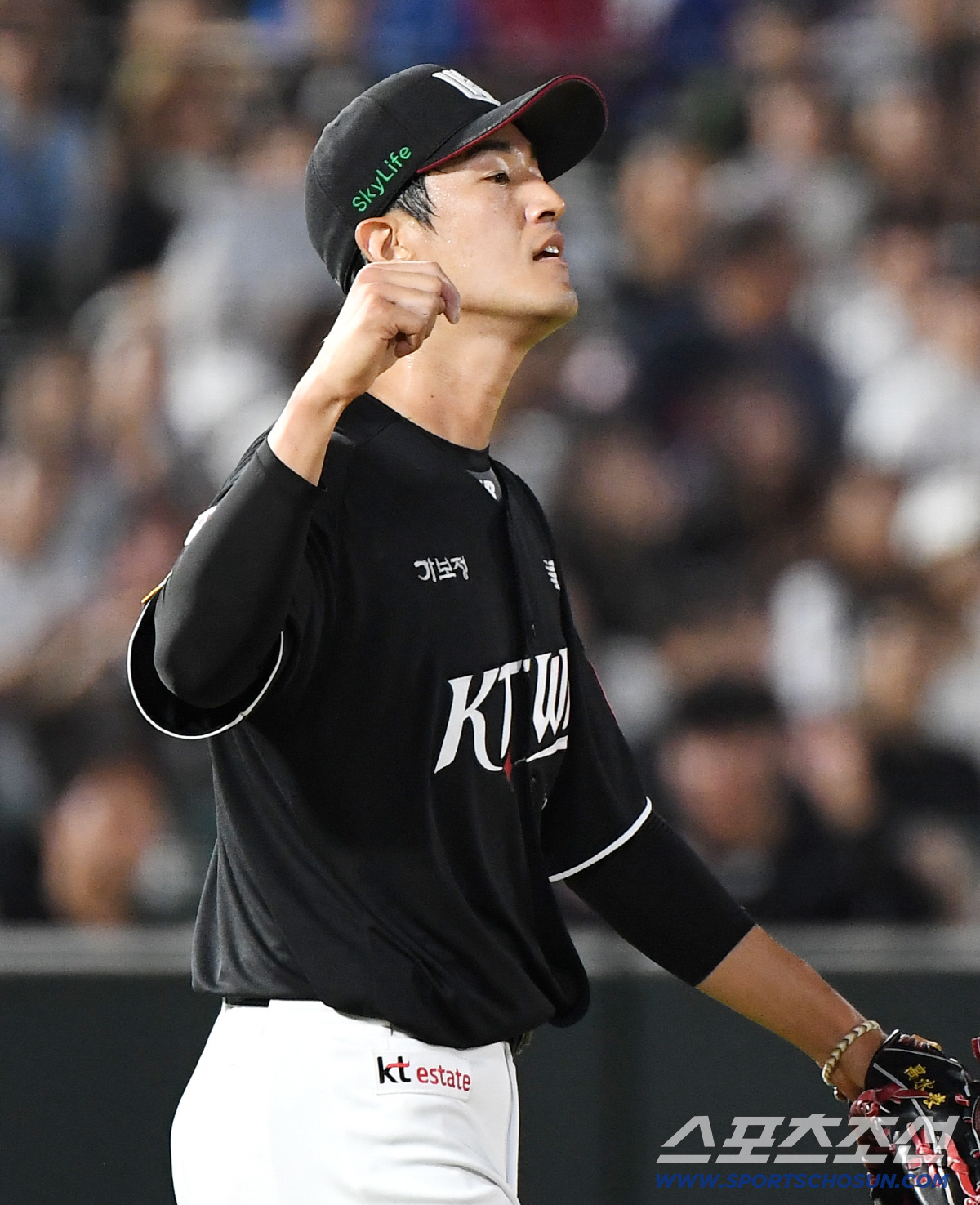 '4일 휴식' 박세웅 흔들 → 107억 롯데킬러 부활! 원조괴물은 또 홈…