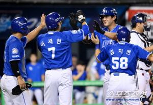 한화 밑으로 전부 비상! 5연승 6위↑삼성이 미쳤어요 → '구자욱 만루포 6타점' 14-1 두산 초토화