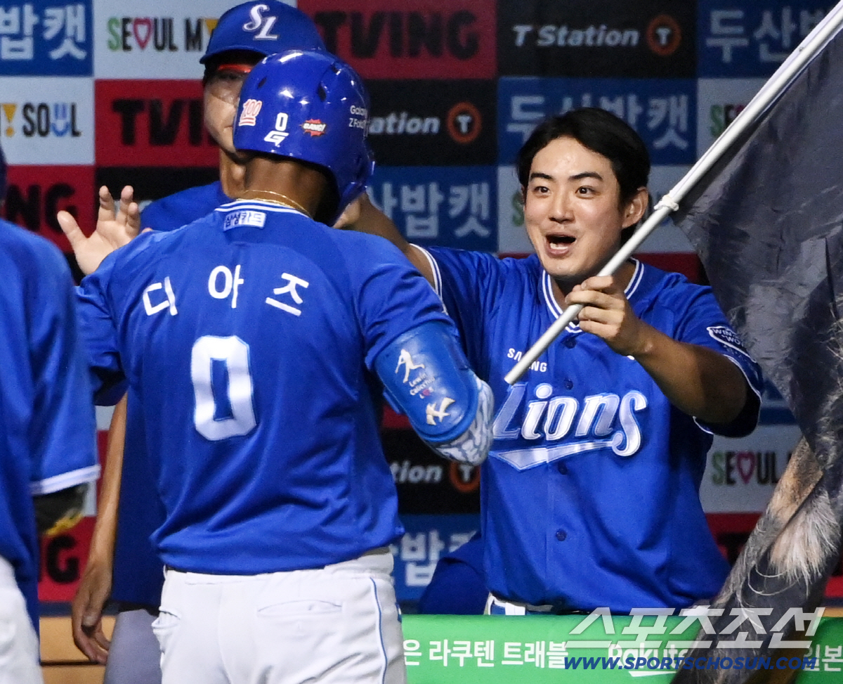 '사자깃발 받아라!' 두 마리 사자의 화끈한 포효, 시원하게 터진 백투백…