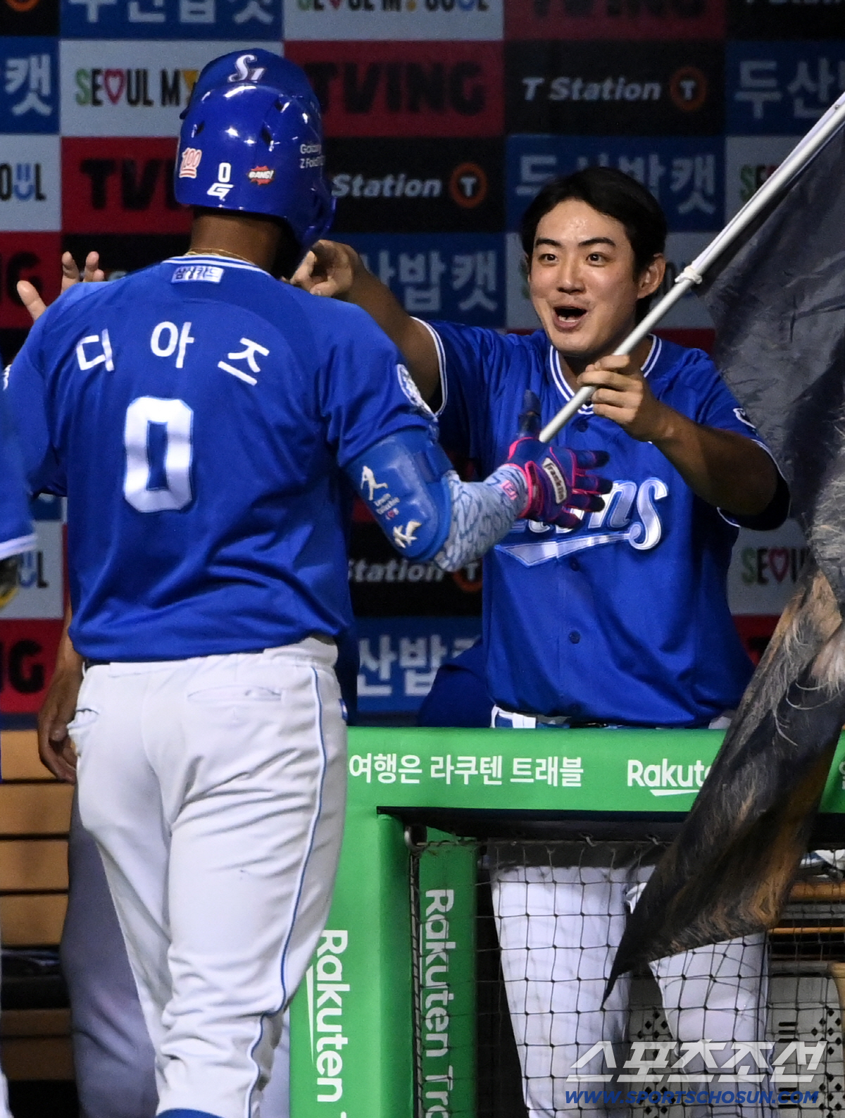 '사자깃발 받아라!' 두 마리 사자의 화끈한 포효, 시원하게 터진 백투백…