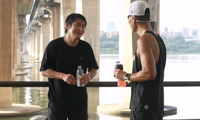 "러닝84 굴욕" 기안84, 결국 길거리 철퍼덕...션과 광기의 15km…