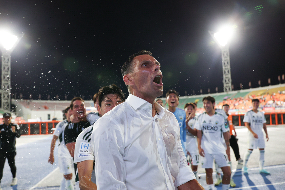 "이게 축구야!" 1년 만에 거짓말처럼 뒤바뀐 '현대가' 운명, 기울어진…