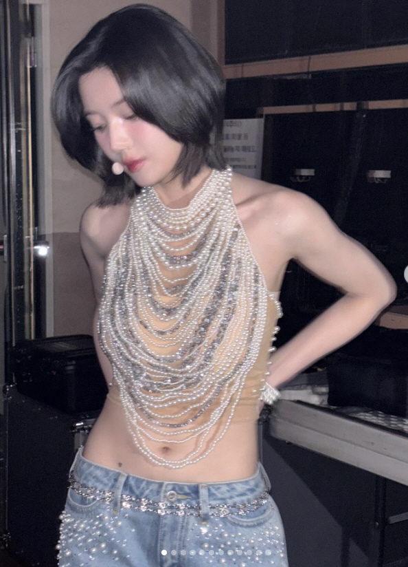 "안 입은 줄" 권은비, 워터밤 능가한 누드톤 착시 의상 '콘서트 초토화…