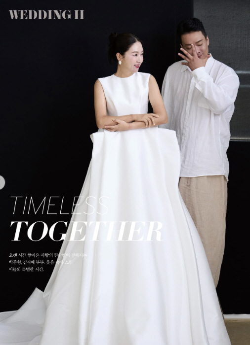 김지혜♥박준형, '결혼 20주년' 리마인드 웨딩 화보 찍었다 [화보]