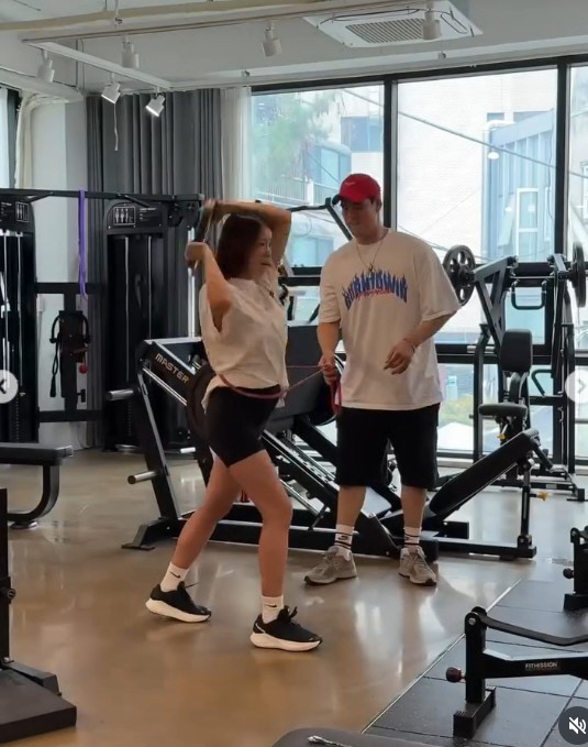'임신 8개월' 이시영, 혼자도 못 일어나는데..."시드니 마라톤 도전"