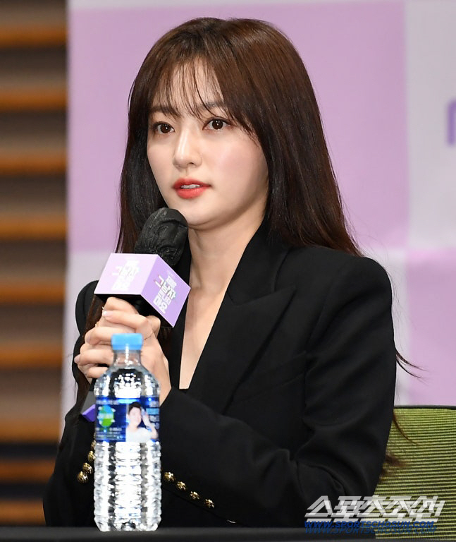 "100억 소송"..한국 온 송하윤 학폭 폭로자 "강제전학 인정해 놓고"