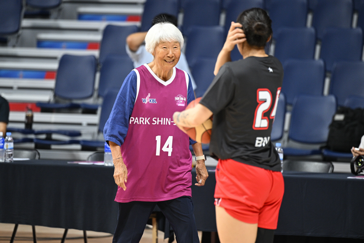 '레전드' 박신자의 쓴소리 "올림픽도 못가니 화난다"…방한 인터뷰 "박정…