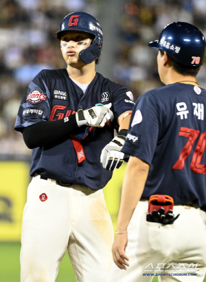 2-0 → 2-3 → 5-3 → 5-6 → 7-6 →7-8 → 8-8. 롯데와 두산, 정신 혼미해지는 무승부