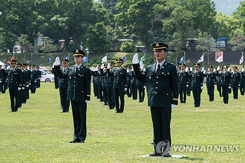 명예전역 택하는 軍 간부들…작년 2천500여명 몰려 역대 최대