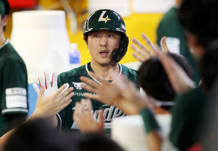 110억 전액 보장 → 커리어 최악의 슬럼프, 그런데 또 KBO 최초 기…
