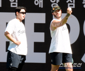 폰세 슬라이더에 어떤 비밀이? 영어 잘하는 10승 투수가 달라붙었다 [대전 현장]