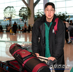 똑같이 2군에서 자취를 감췄는데...강진성은 방출, 김동엽은 생존 왜?
