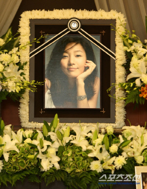故장진영, 위암 투병 중 혼인신고 3일만 사망...오늘(1일) 16주기