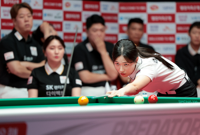 '팀리그 활약, 투어에서도 그대로!' 박정현-옌니 PBA-LPBA 시즌 4차 투어 첫판 쾌승