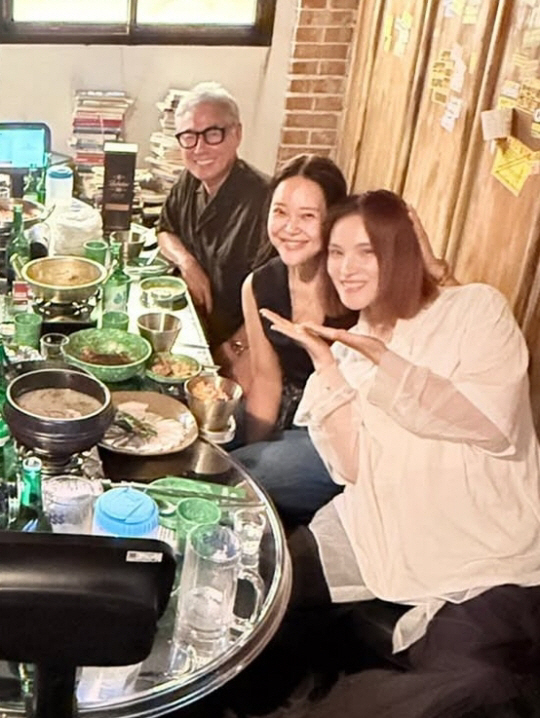 '조정석♥' 거미, 둘째 임신 중 근황...볼록 D라인 살짝 '편안한 임…